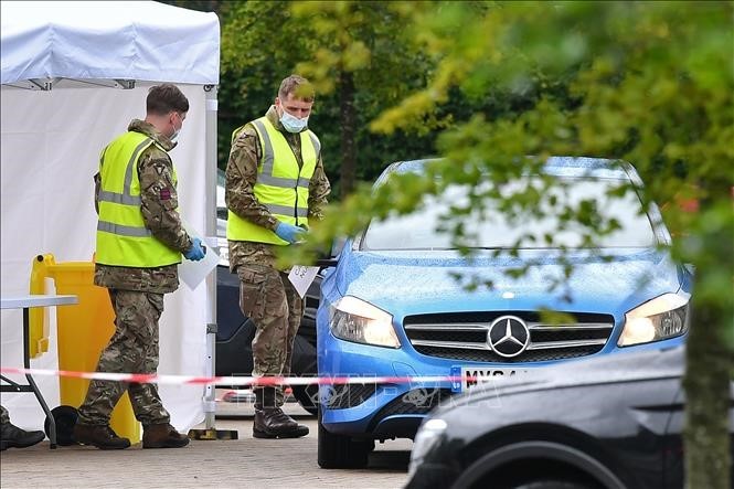 COVID-19: une nouvelle variante du SARS-CoV-2 détectée au Royaume-Uni - ảnh 1