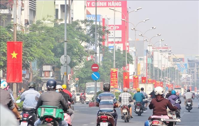 Le Vietnam a réalisé de grands progrès après cinq ans d’application de la résolution du 12e Congrès national - ảnh 1