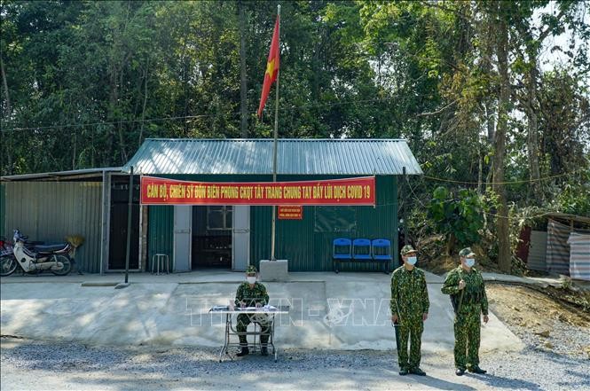 Covid-19: le Vietnam renforce les patrouilles à la frontière contre l’immigration clandestine - ảnh 1