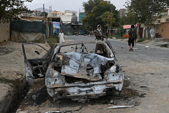 Afghanistan: L'aéroport de Kaboul visé par une attaque de roquettes - ảnh 1