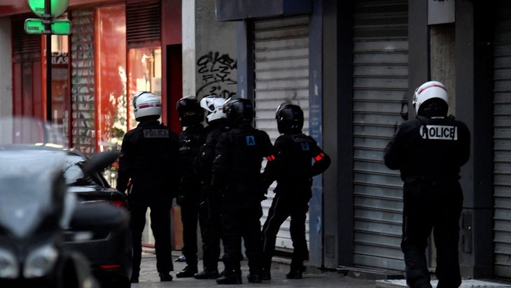 Prise d’otage à Paris: les deux femmes libérées, le forcené interpellé - ảnh 1