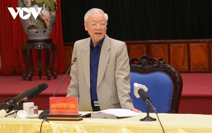 Nguyên Phu Trong rencontre les autorités de Hoà Binh - ảnh 1