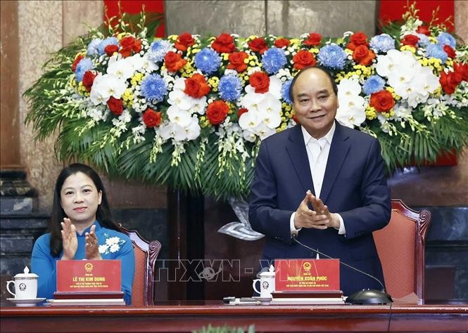 Nguyên Xuân Phuc rencontre des personnalités influentes des ethnies de Tuyên Quang - ảnh 1