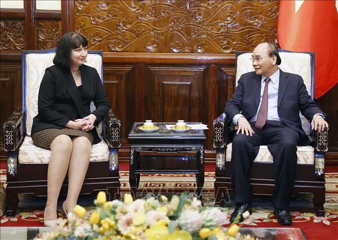 Nguyên Xuân Phuc reçoit l’ambassadrice de Roumanie  - ảnh 1