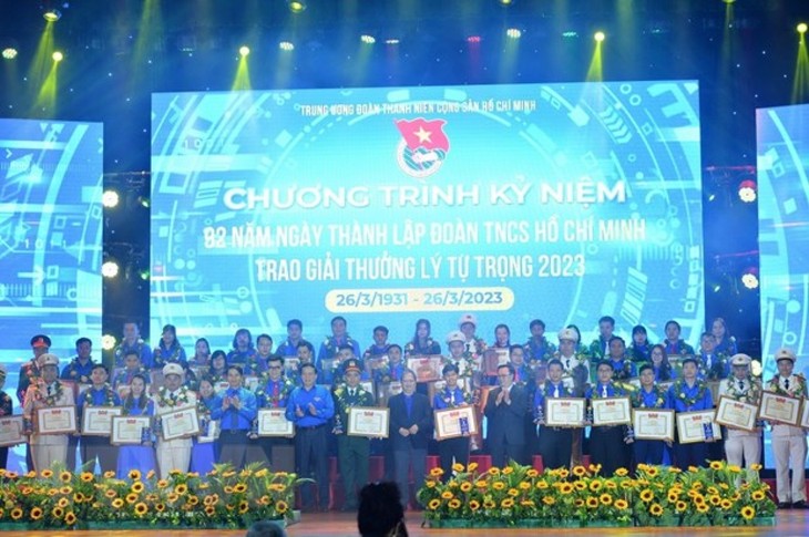 Prix Ly Tu Trong 2023: 100 cadres de l’Union de la jeunesse communiste Hô Chi Minh honorés - ảnh 1