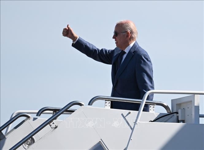 Joe Biden en Irlande du Nord pour les 25 ans de l’accord du Vendredi saint - ảnh 1