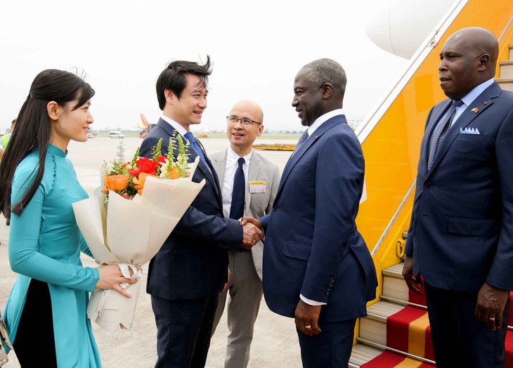 Le président de l'Assemblée nationale ivoirienne entame une visite officielle au Vietnam - ảnh 1