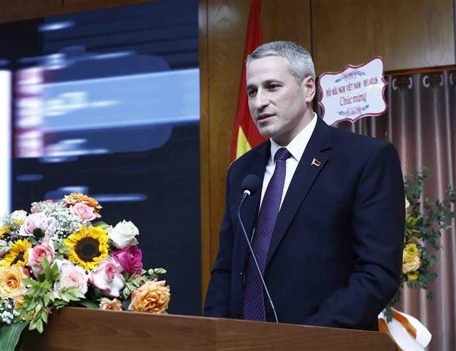 Roman Golovchenko en visite au Vietnam: Une initiative pour redynamiser les relations vietnamo-biélorusses  - ảnh 2