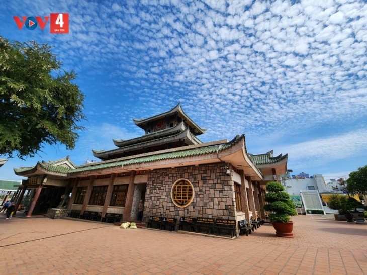 Le temple de la Déesse du mont Sam: Un haut lieu de tourisme spirituel - ảnh 1