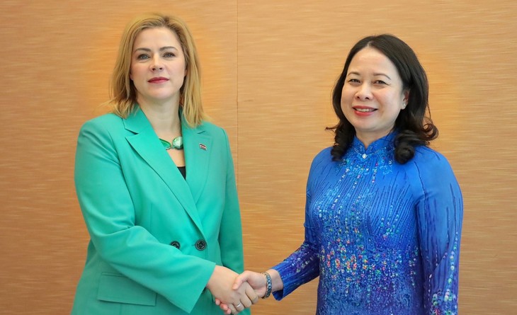 Vo Thi Anh Xuân rencontre des dirigeantes de la Suisse et de la Lituanie - ảnh 2