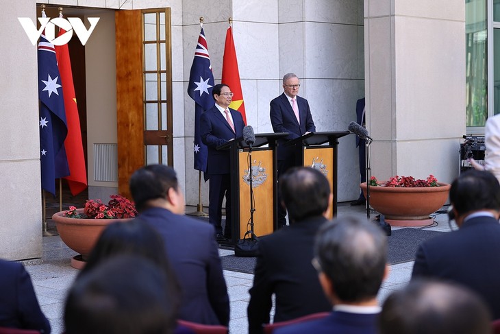 La tournée de Pham Minh Chinh en Australie et en Nouvelle-Zélande: Un succès à tous les niveaux - ảnh 1