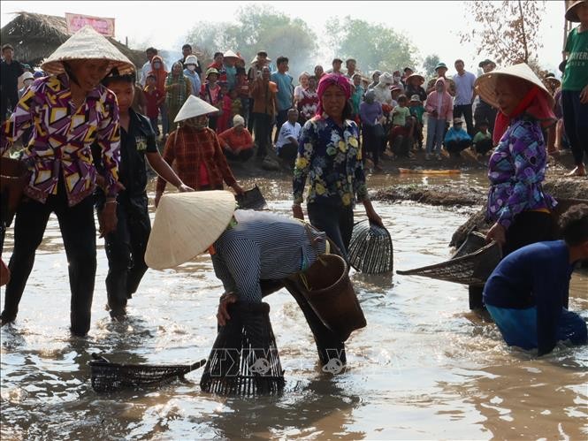 La fête Pha Bàu des Khmers - ảnh 1