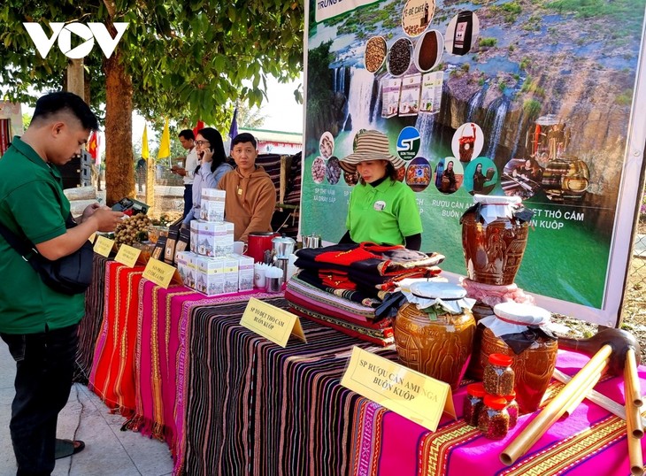 Le village de Kuôp, un haut lieu du tourisme communautaire - ảnh 2