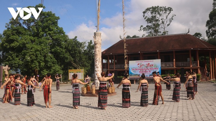 La fête Tấc Ka Coong des Co Tu  - ảnh 1