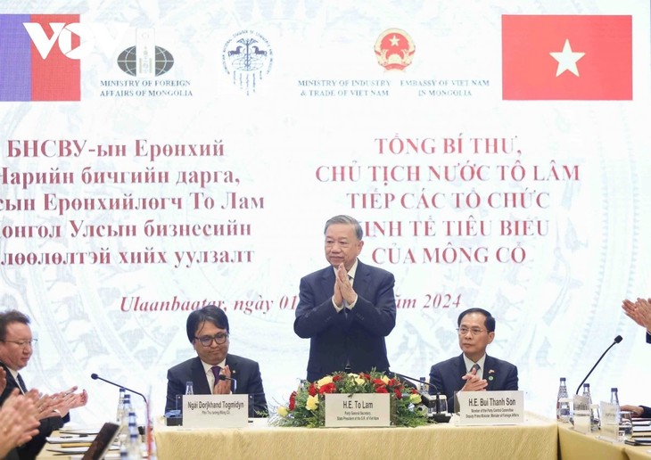 Tô Lâm invite les entreprises mongoles à coopérer avec leurs homologues vietnamiennes - ảnh 1