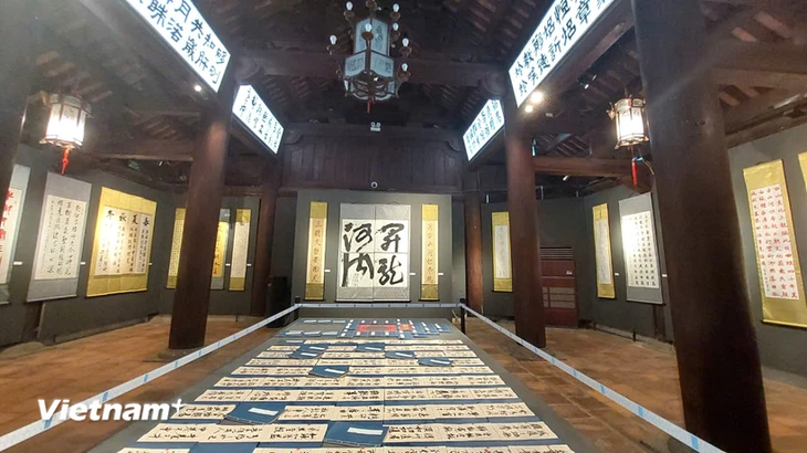 Hanoï: exposition de calligraphie à l’occasion de la Journée du Patrimoine culturel du Vietnam - ảnh 1