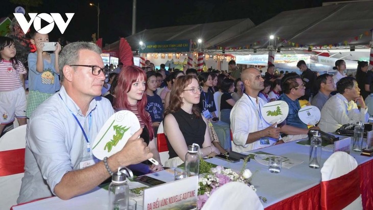 Lào Cai inaugure son premier salon international du tourisme - ảnh 2