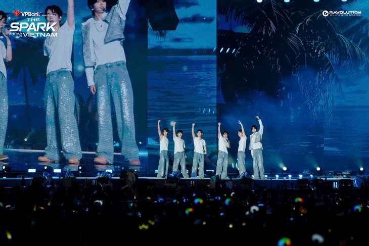 K-Star Spark Mega Concert: quand la K-pop embrase My Dinh sous la pluie     - ảnh 3