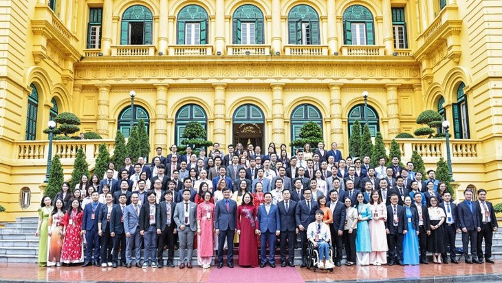 Forum mondial des jeunes intellectuels vietnamiens: Hanoï appelle à renforcer l’innovation et le retour des talents - ảnh 1