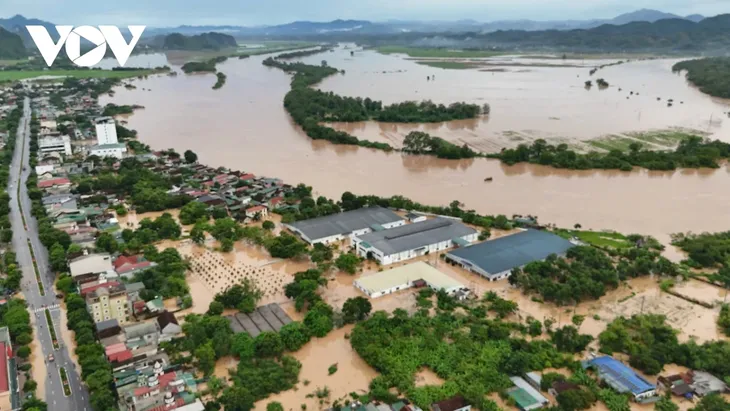 Nghê An sous les eaux, des milliers de sinistrés - ảnh 1