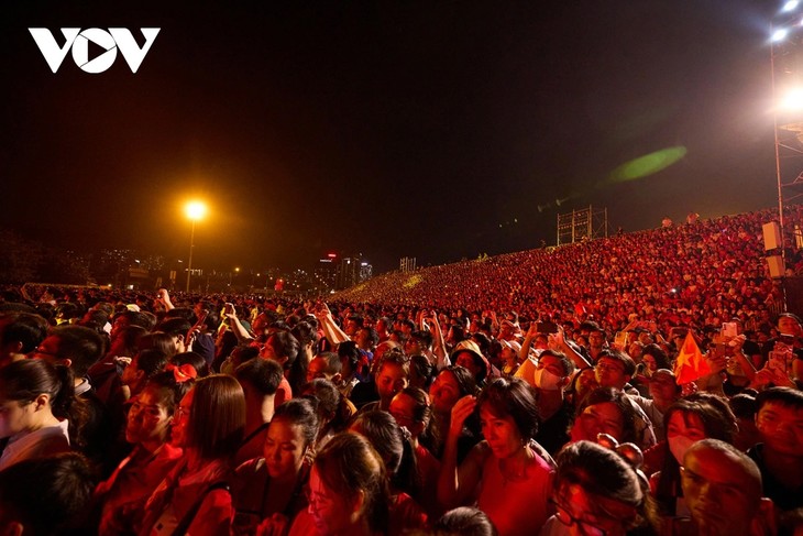  “Fier d’être Vietnamien“: un spectacle grandiose au stade national My Dinh - ảnh 2