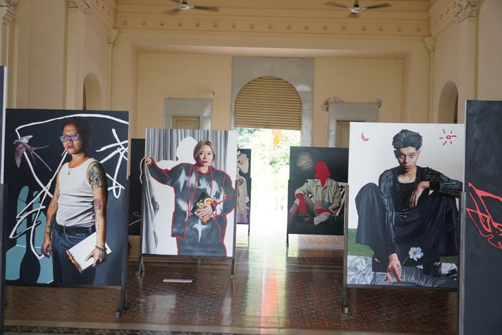 Chloé Saï Breil-Dupont: Ma peinture parle d’amour, de mémoire et de tendresse - ảnh 3