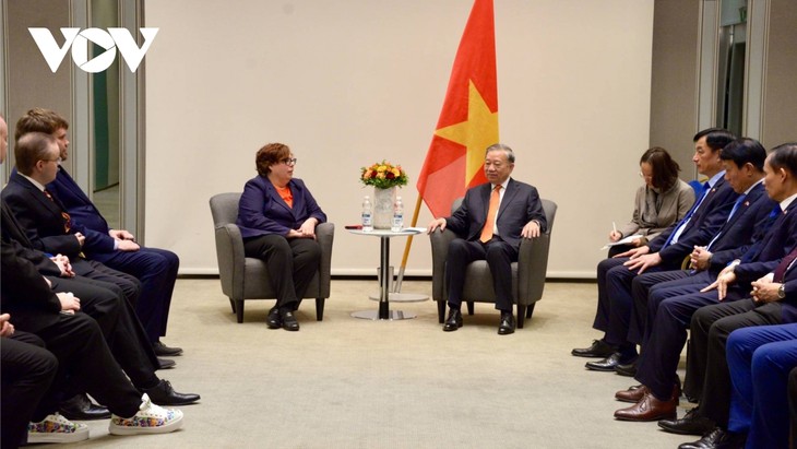 Tô Lâm rencontre la présidente du Parti communiste finlandais, Tiina Sandberg - ảnh 1