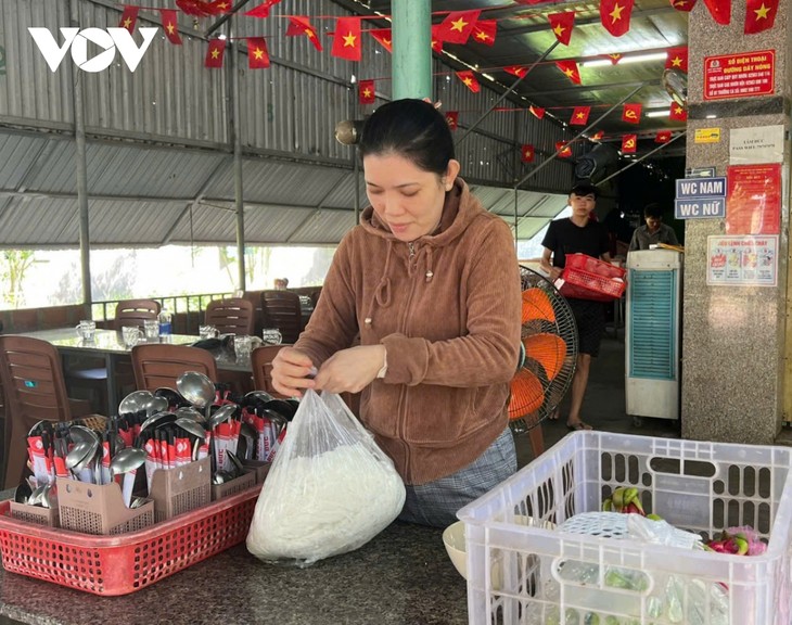 “Un pas de plus vers l’école”: À la frontière de Gia Lai, des soldats qui sèment l’espoir - ảnh 3
