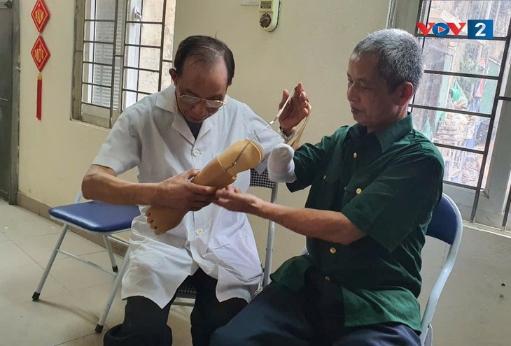 Lê Thành Dô, un médecin qui redonne des rêves aux personnes handicapées - ảnh 2