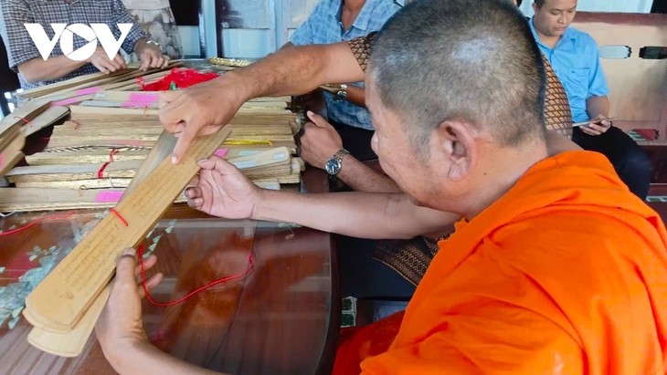 Les sutras gravés sur feuilles de latanier entrent dans l’ère du numérique - ảnh 2