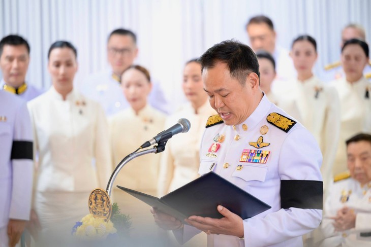 Thaïlande: le roi approuve le nouveau gouvernement dirigé par Anutin Charnvirakul - ảnh 1