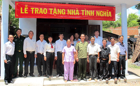 การพบปะสังสรรค์ “ทั้งประเทศมุ่งใจสู่จังหวัดกวางตรี” - ảnh 1