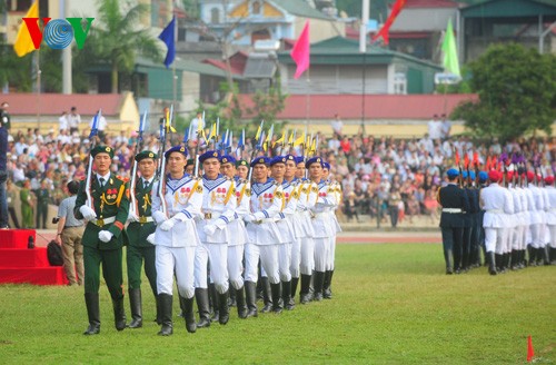 ชัยชนะเดียนเบียบฟูเป็นหลักหมายทองในประวัติศาสตร์การสร้างสรรค์และพิทักษ์รักษาประเทศของประชาชาติเวียดน - ảnh 4