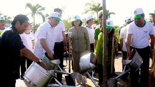 ท้องถิ่นต่างๆจัดพิธีชุมนุมเพื่อขานรับวันสิ่งแวดล้อมโลก - ảnh 1