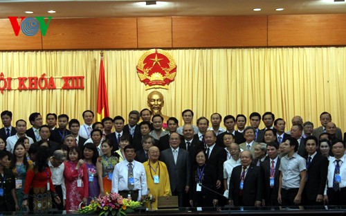 ประธานรัฐสภาเหงียนซิงหุ่งให้การต้อนรับคณะผู้แทนสหพันธ์องค์กรยูเนสโกเวียดนาม - ảnh 1