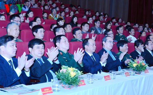 “เพื่อกองเรือที่ออกทะเล” การสนับสนุนชาวประมงในการจับปลาและยืนยันอธิปไตยเหนือทะเลและหมู่เกาะเวียดนาม - ảnh 1