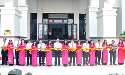 พิธีฉลองครบรอบ 85 ปีวันก่อตั้งพรรคสาขาจังหวังและ 40 ปีวันปลดปล่อยจังหวัดกว่างนาม - ảnh 1