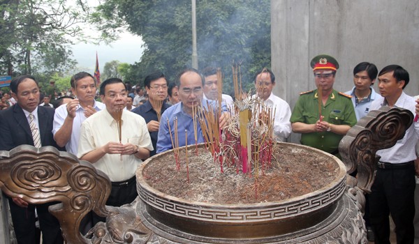 ประธานแนวร่วมปิตุภูมิเวียดนามเหงียนเถี่ยนเญินลงพื้นที่จังหวัดฟู้เถาะ - ảnh 1