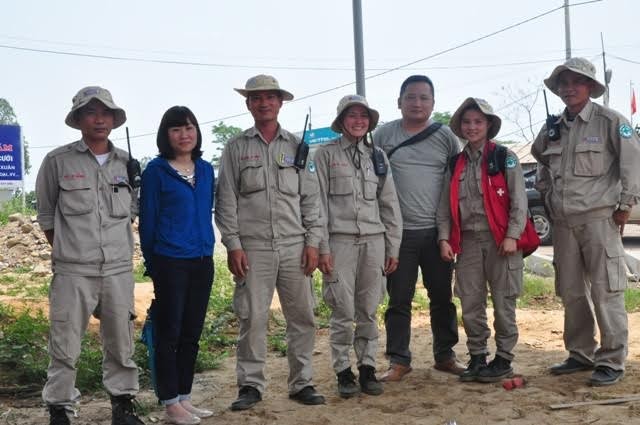 เรื่องราวเกี่ยวกับสตรีในหน่วยเก็บกู้กับระเบิดและวัตถุระเบิดที่หลงเหลือหลังสงคราม - ảnh 3