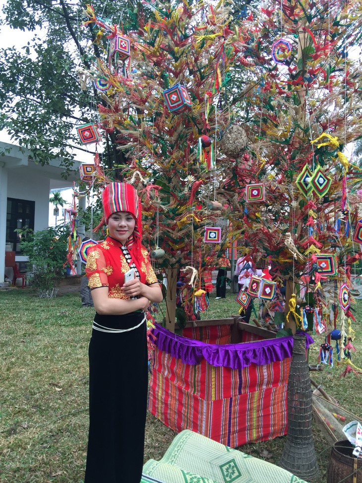 สัมผัสบรรยากาศวัฒนธรรมเขตตะวันตกเฉียงเหนือ ณ พิพิธภัณฑ์ชาติพันธุ์เวียดนาม - ảnh 4