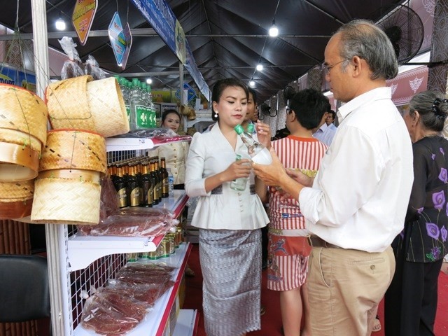 กิจกรรมประชาสัมพันธ์สินค้าลาวที่ใหญ่ที่สุดในเวียดนาม - ảnh 1