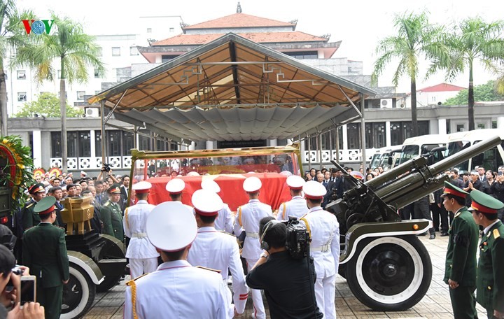 รัฐพิธีศพประธานประเทศเจิ่นด่ายกวาง - ảnh 10