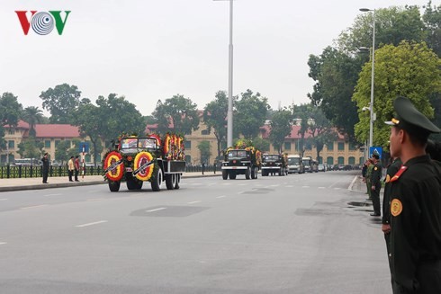 รัฐพิธีศพประธานประเทศเจิ่นด่ายกวาง - ảnh 17