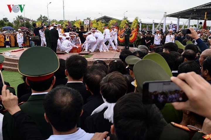 รัฐพิธีศพประธานประเทศเจิ่นด่ายกวาง - ảnh 27