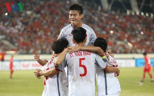 AFF Suzuki Cup 2018: เวียดนามชนะทีมลาว 3-0 การเริ่มต้นที่น่ายินดี - ảnh 1