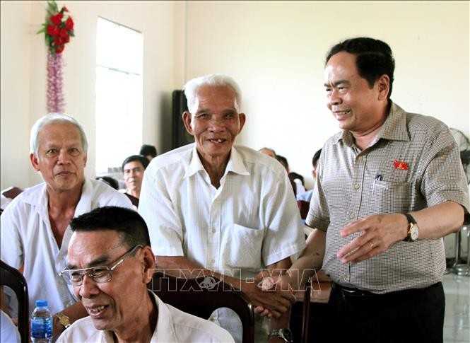 ประธานแนวร่วมปิตุภูมิเวียดนามพบปะกับผู้มีสิทธิ์เลือกตั้งนครเกิ่นเทอ - ảnh 1