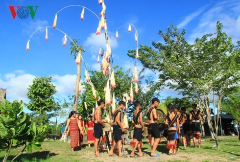 สัปดาห์วัฒนธรรม – การท่องเที่ยวจังหวัดกอนตุมสร้างความประทับใจให้แก่นักท่องเที่ยวเป็นอย่างมาก - ảnh 1