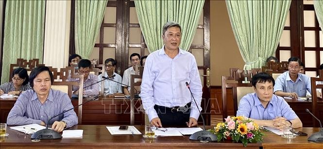 รัฐมนตรีช่วยว่าการกระทรวงสาธารณสุขหารือกับทางการจังหวัดเถื่อเทียนเว้เกี่ยวกับการป้องกันและควบคุมการแพร่ระบาดของโรคโควิด -19 - ảnh 1