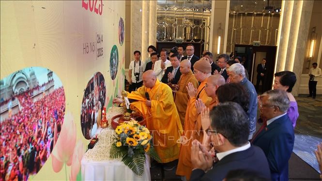 การพบปะมิตรภาพฉลองปีใหม่ประเพณีของบางประเทศในเอเชีย - ảnh 2