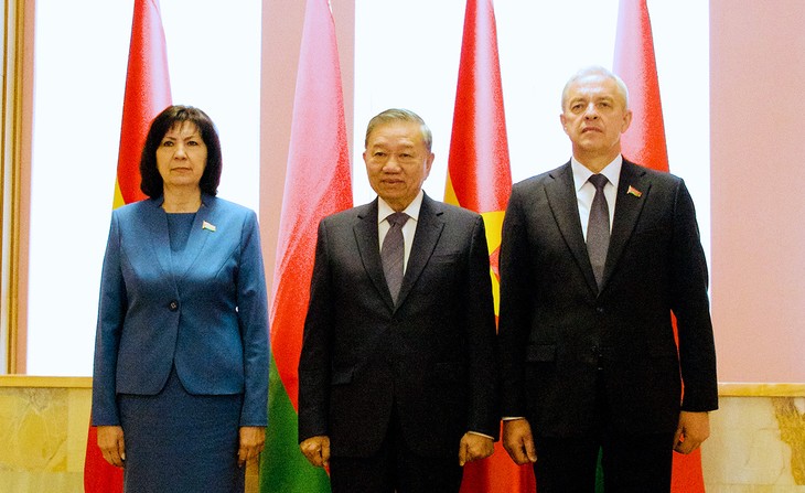 เลขาธิการใหญ่พรรค โตเลิม และภริยาเสร็จสิ้นการเยือนประเทศเบลารุสอย่างเป็นทางการ - ảnh 1